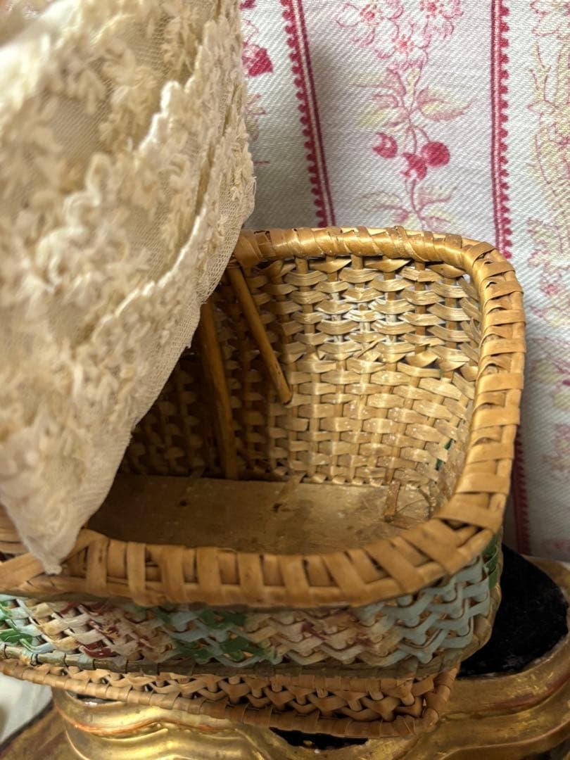 フランスアンティーク　ローズパニエ　蓋レース