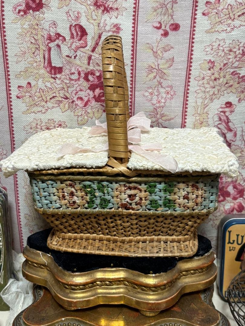 フランスアンティーク　ローズパニエ　蓋レース