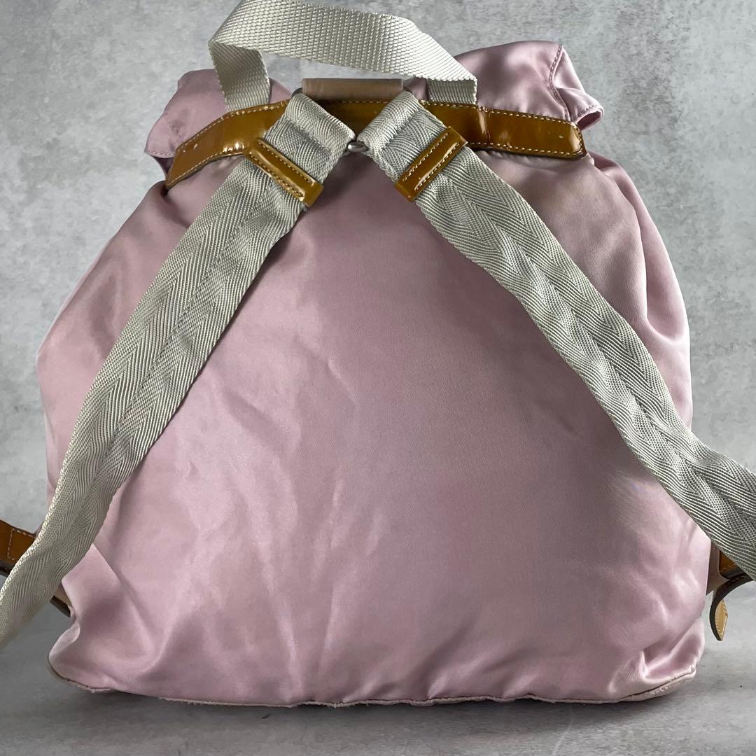 入手困難✨ プラダ リュック ナイロン 三角ロゴプレート ピンク wポケット