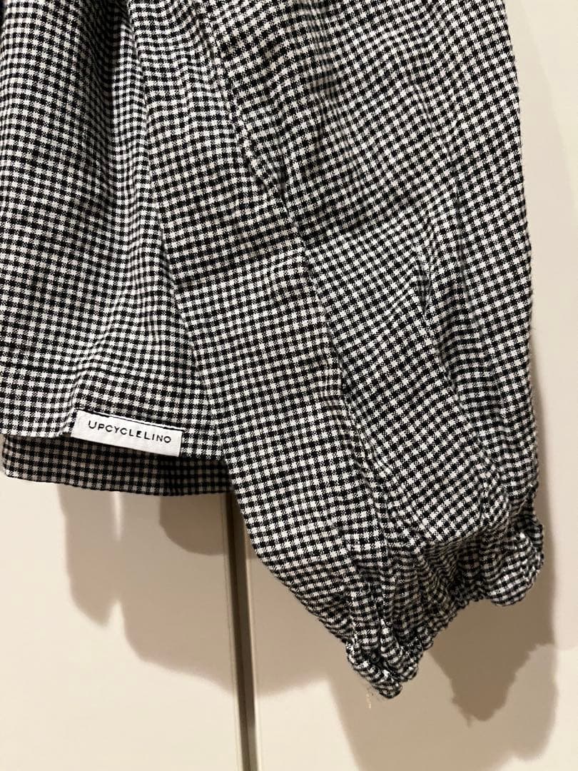 ネストローブ　upcyclelino 高崎店限定ラッフルカラーブラウス