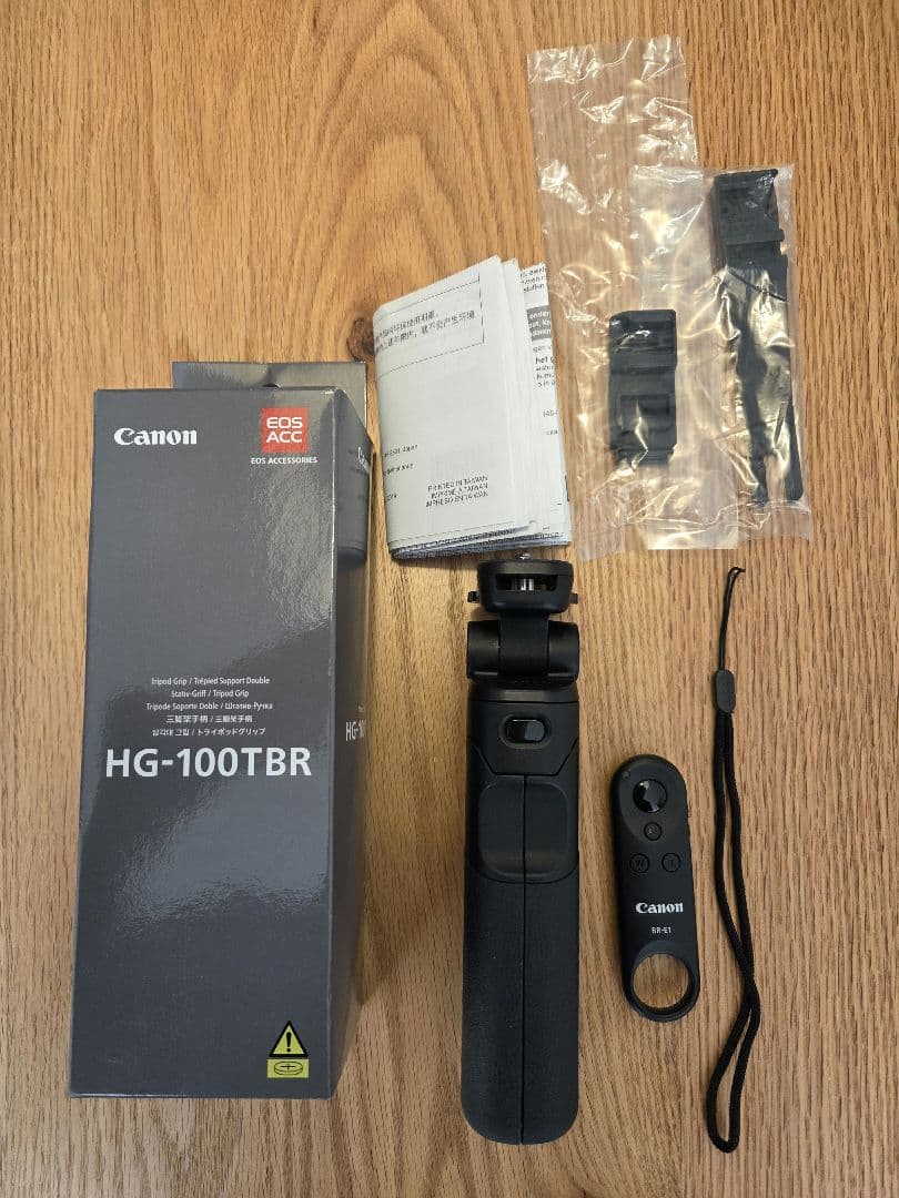 Canon EOS Kiss M　ダブルズームキット＋トライポッドグリップ