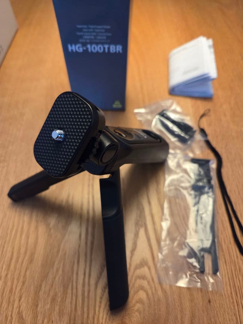 Canon EOS Kiss M　ダブルズームキット＋トライポッドグリップ