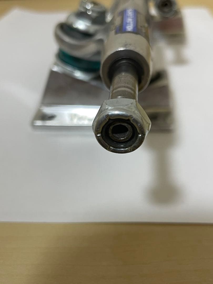 #＊＊様　サンダー　トラック　2個セット