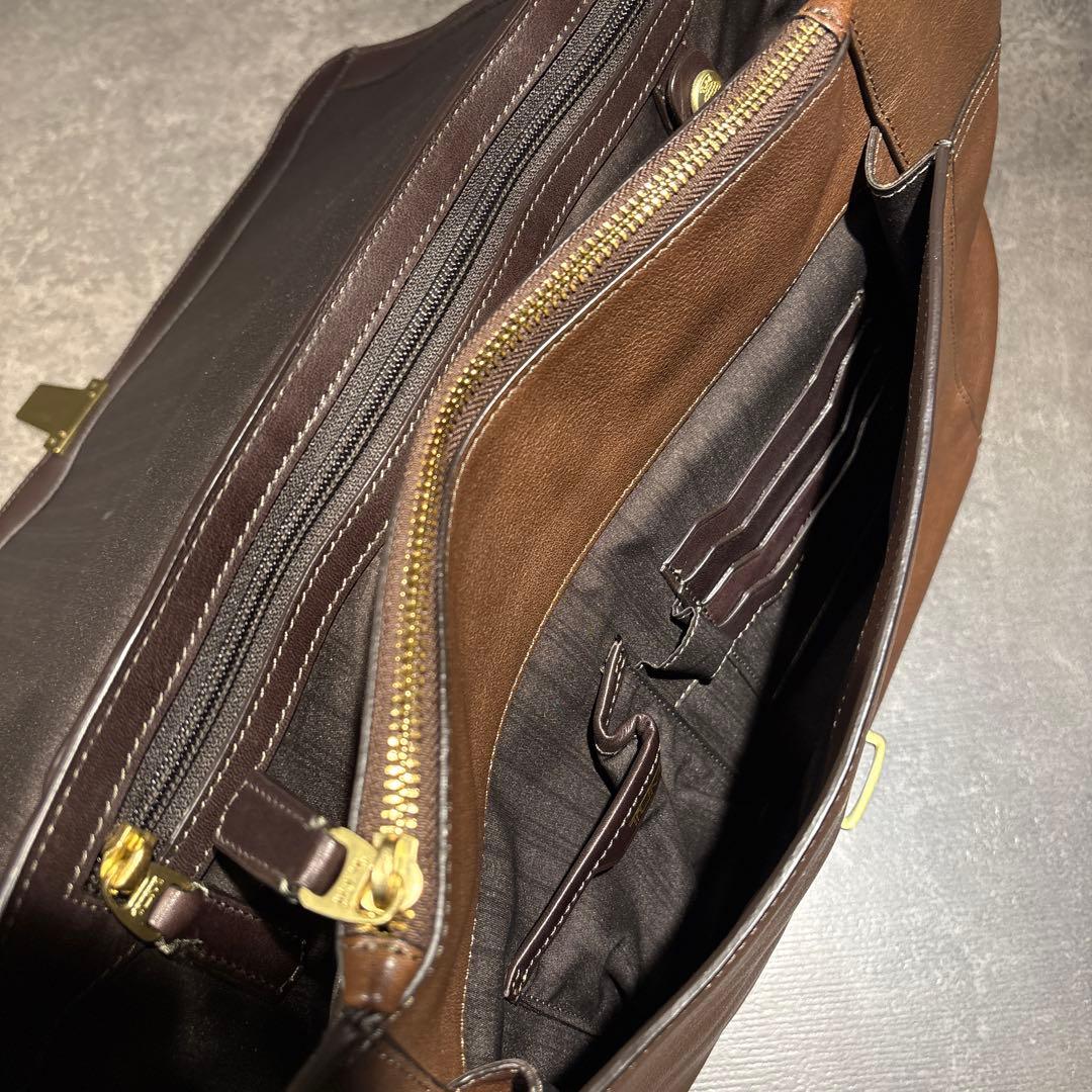 TUMI トゥミBeacon Hill ショルダーバッグ　レザー　美品