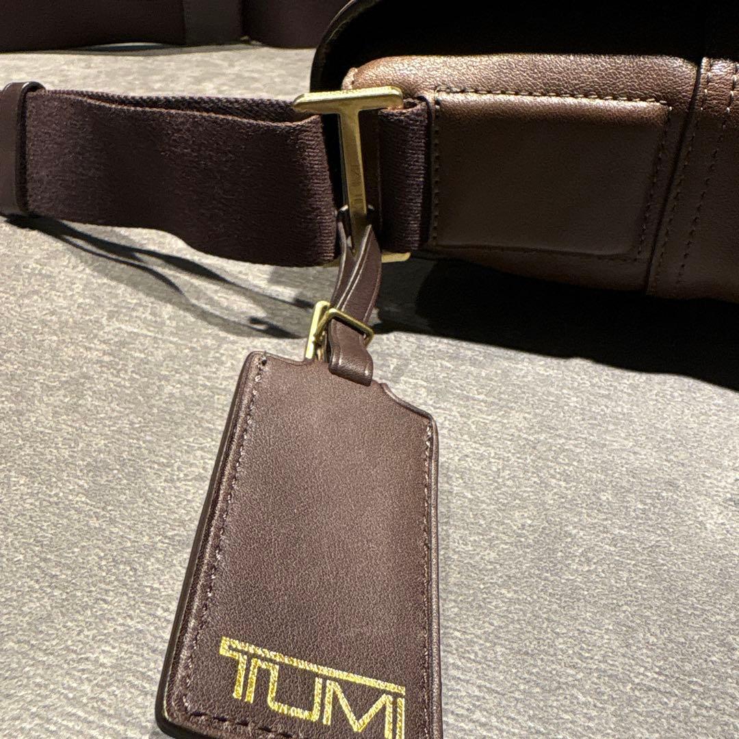 TUMI トゥミBeacon Hill ショルダーバッグ　レザー　美品