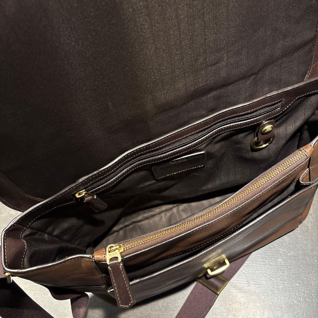 TUMI トゥミBeacon Hill ショルダーバッグ　レザー　美品