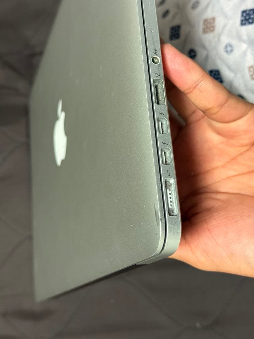 MacBook Pro 13 Retina / メモリ8GB / 256GB