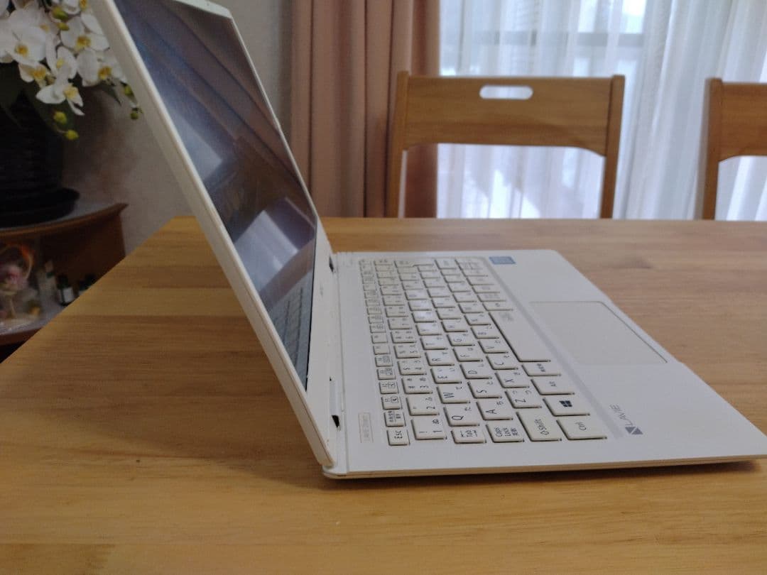 薄型軽量☆NEC PC-GN13T78GD　i7-7Y75　8GB　SSD256