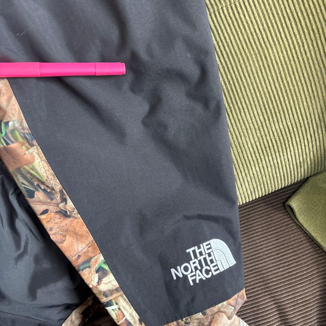 シュプリーム ノースフェイス　マウンテンライトジャケット 枯葉