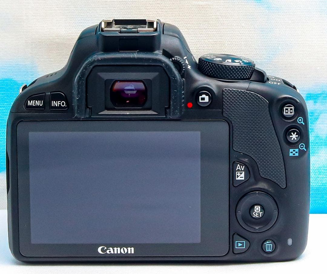 美品 Canon kiss x7⭐️超小型一眼レフ⭐️動画撮影可⭐️スマホに転送