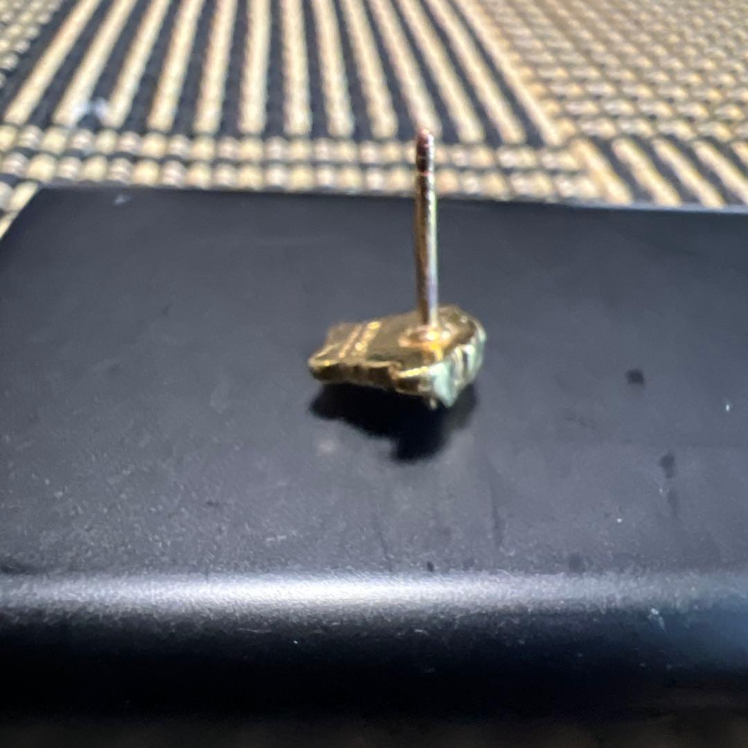 ベルサーチ　メデューサデザイン ゴールドピアス(片耳用)