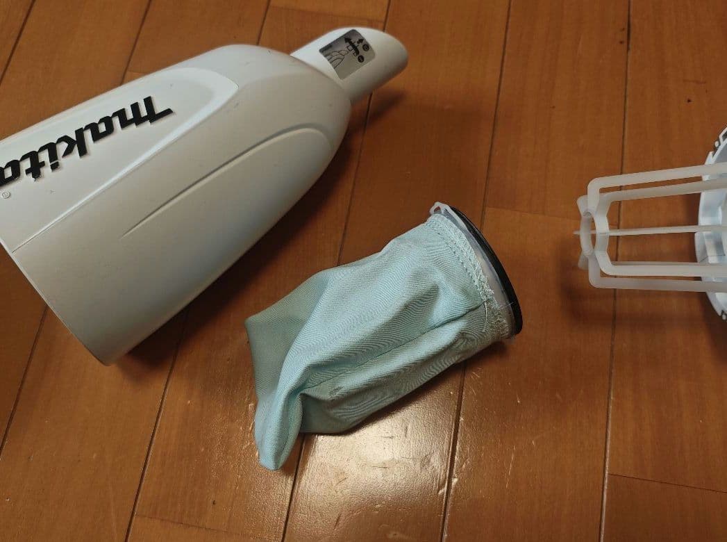 マキタ　makita　CL141FD 充電式クリーナー