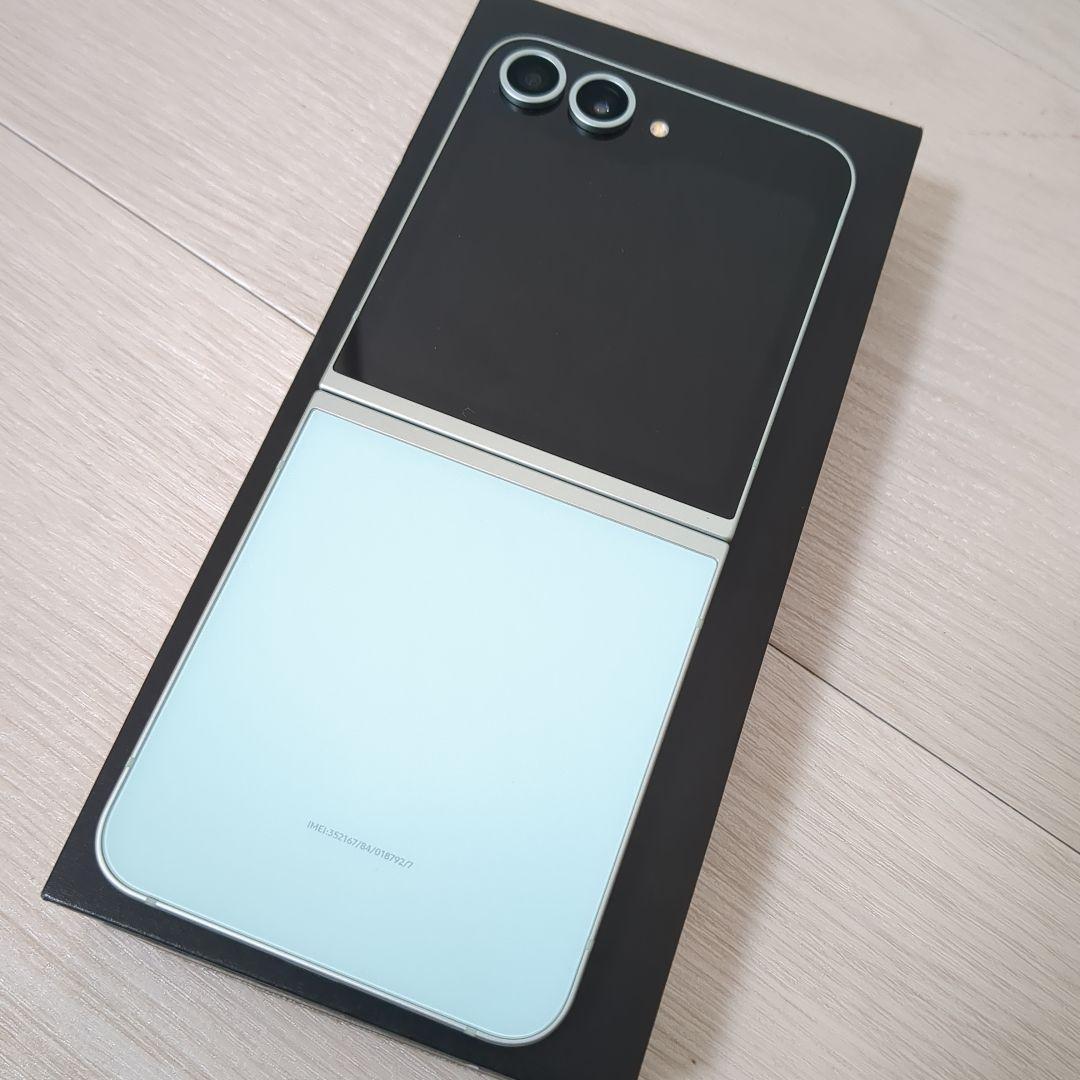 【美品】Samsung　スマートフォン　Galaxy Z Flip6