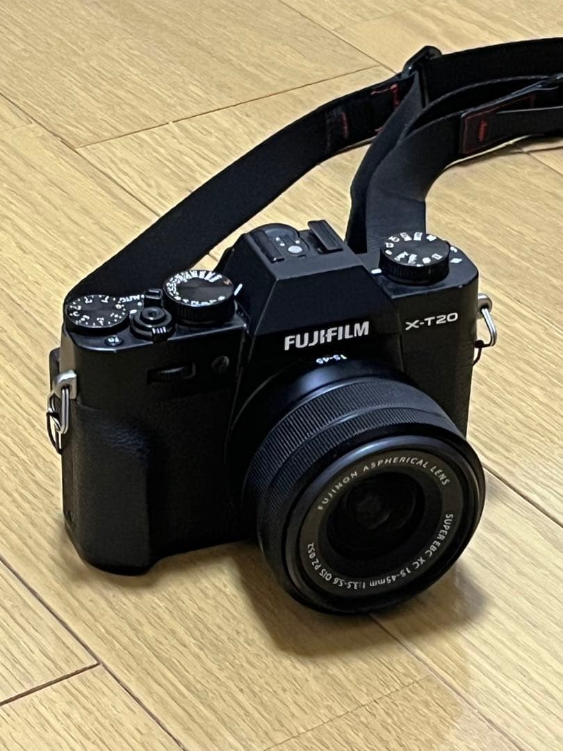 【値下げ中】FUJIFILM X-T20 ミラーレスカメラ＆15-45mmレンズ