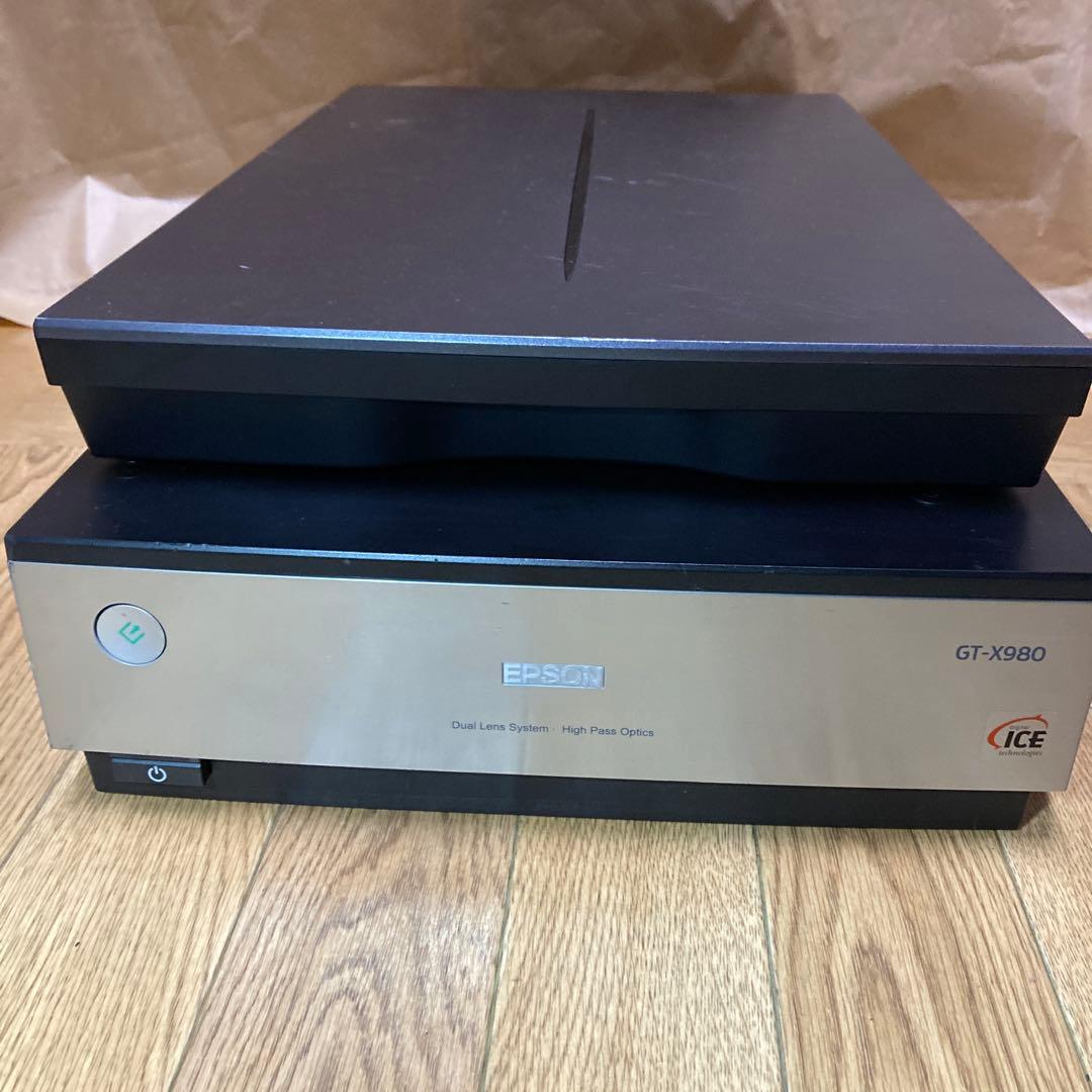 r*a様 EPSON GT-X980 フィルムホルダー付 傷多い 電源接触不良