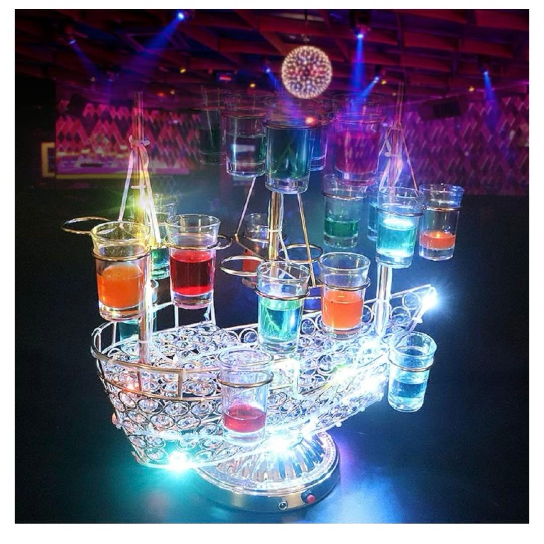 新品　LED酒ボトルの表示棚 船型 24カップ ワインラック 酒グラススタンド