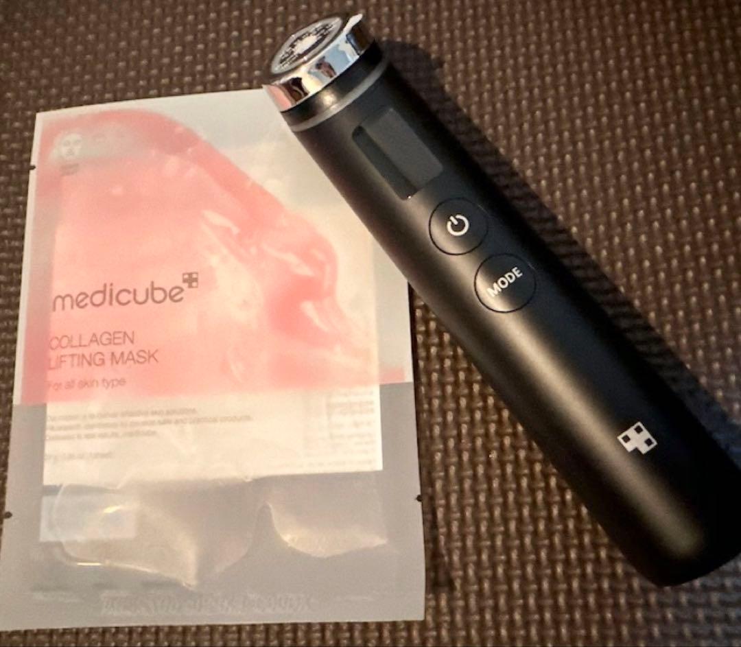 『メディキューブ』美顔器