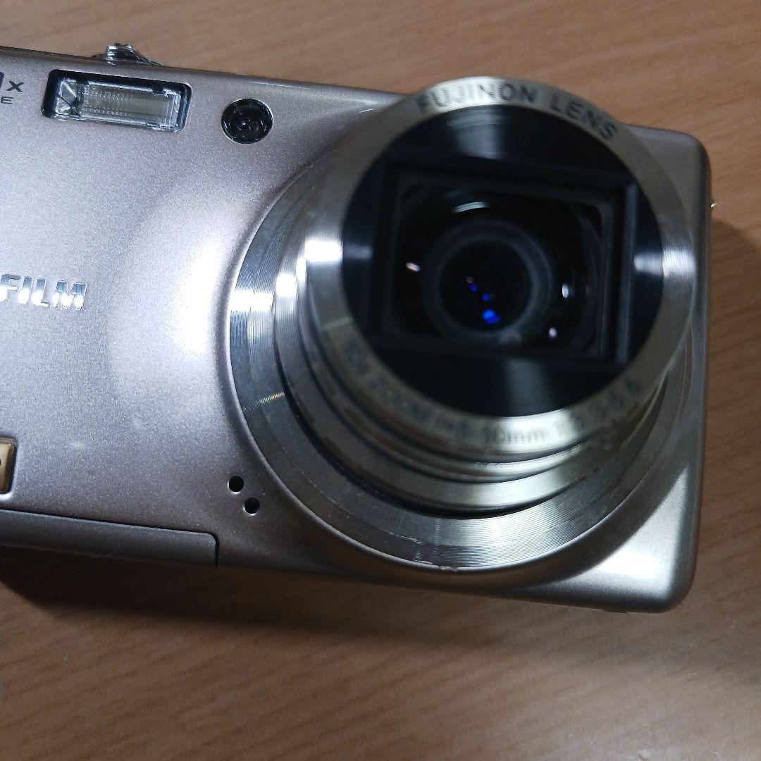 【美品】FUJIFILM FinePix F80EXR デジカメ シルバー