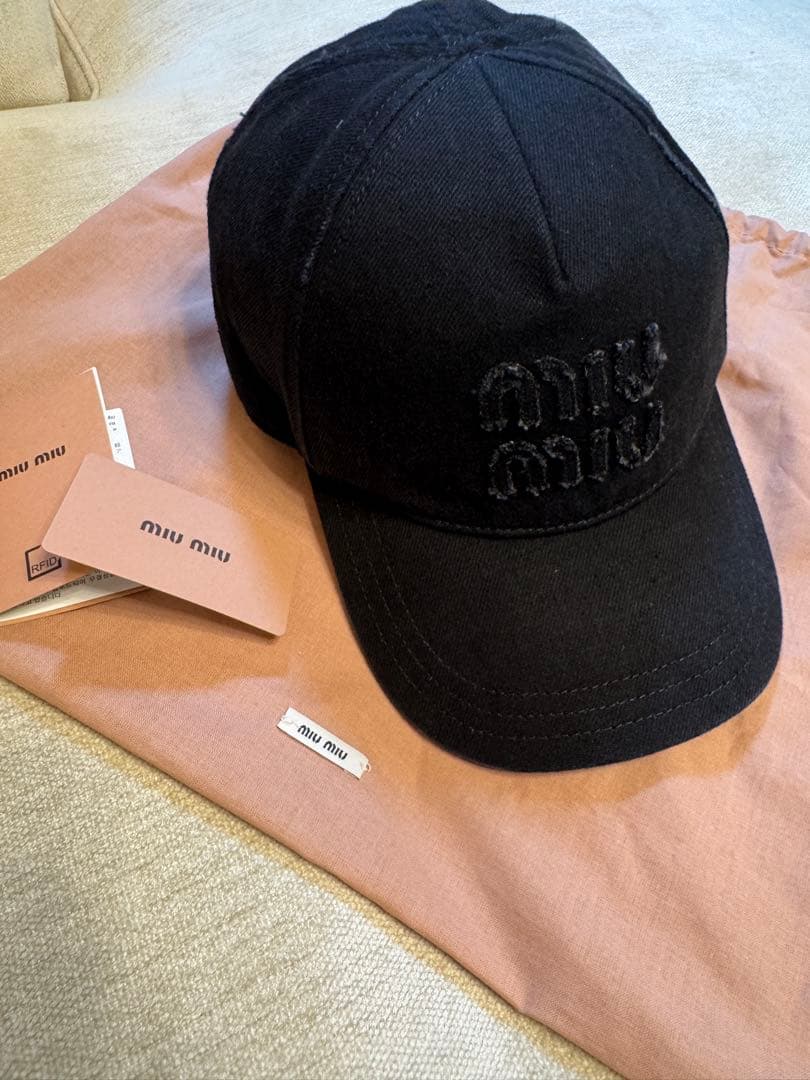 【新品未使用】miu miu 黒 コットンキャップ Mサイズ