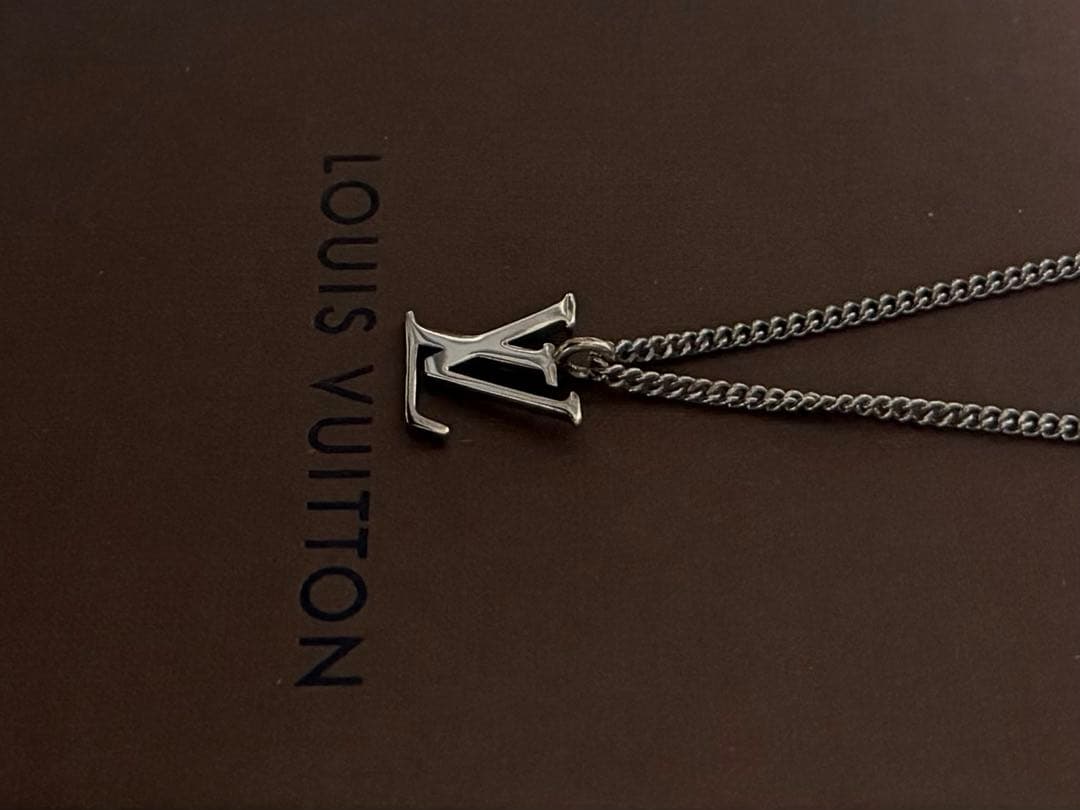 極美品✨ louis vuitton ルイヴィトン ペンダント LV モノグラム