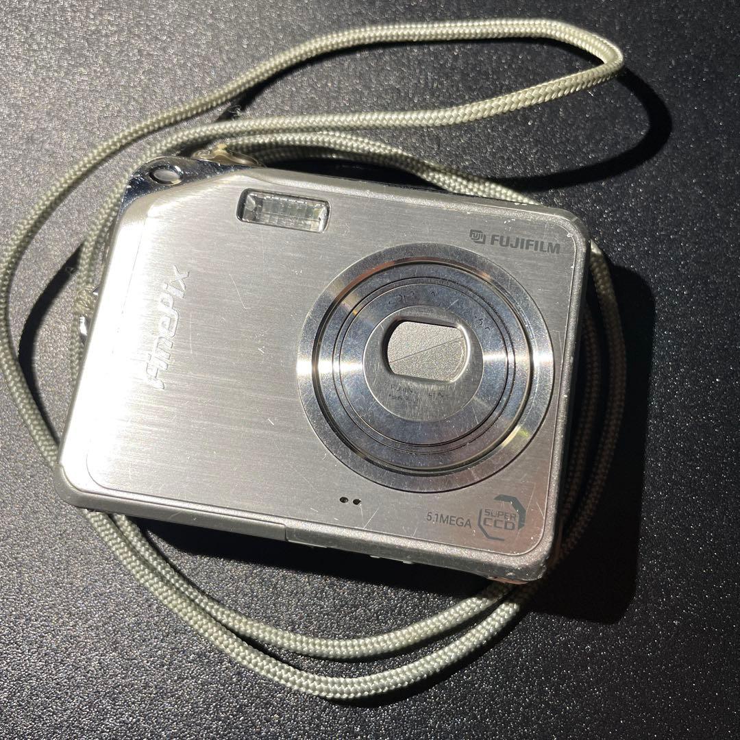 FUJIFILM FinePix V FINEPIX V10　シルバー