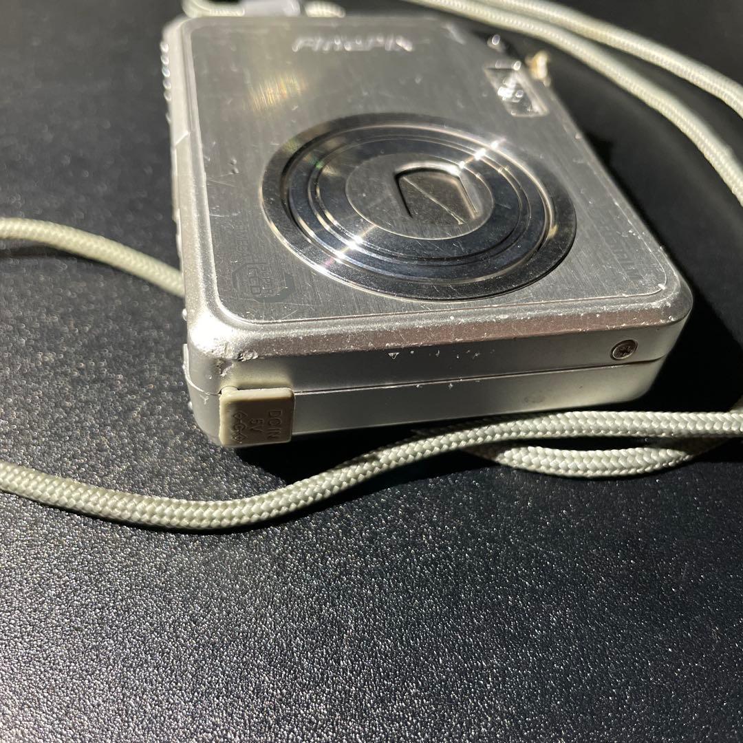 FUJIFILM FinePix V FINEPIX V10　シルバー