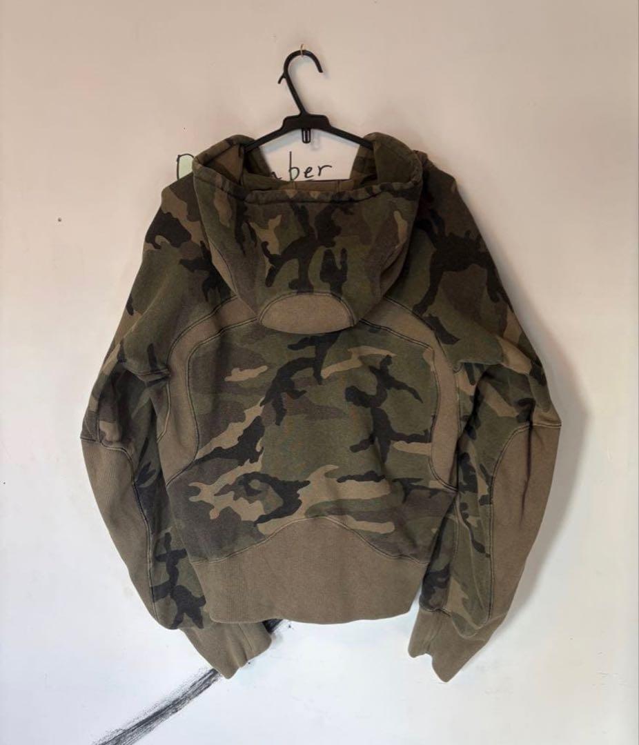 ネヴァーフォーゲット　ジップパーカー