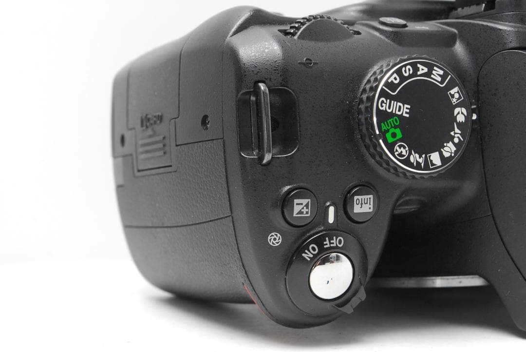 ohencx852sf 　Nikon D3000　ボディのみ