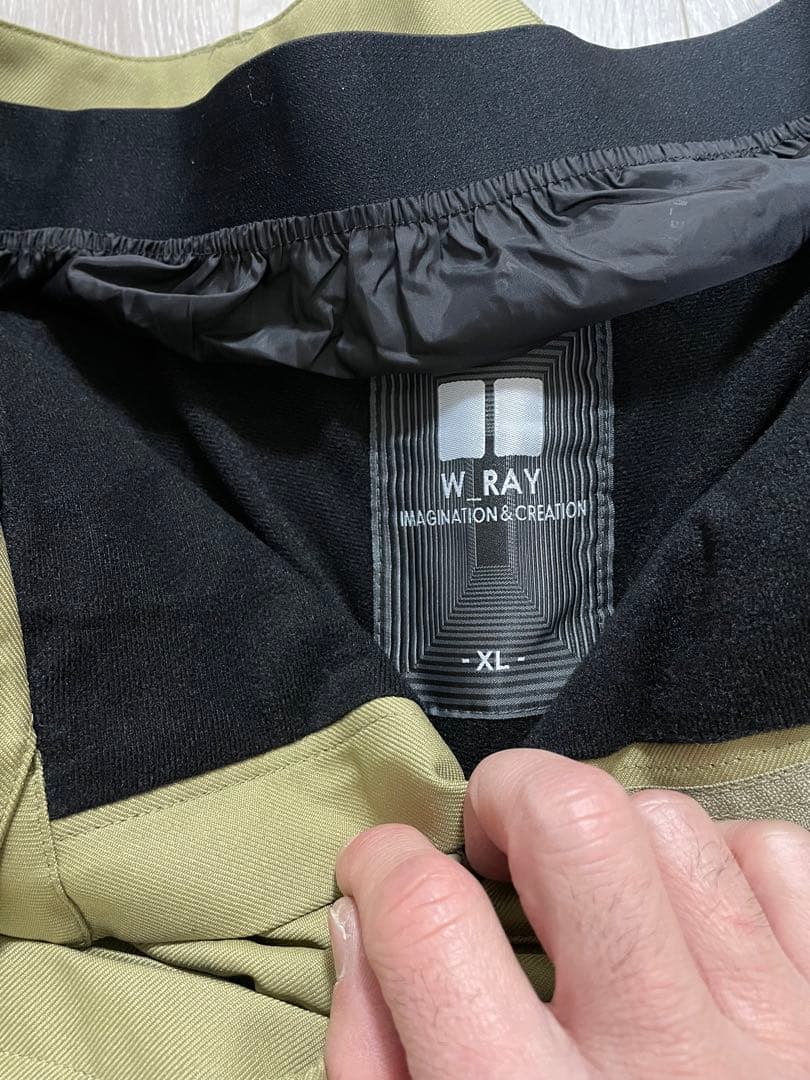 週末値下げ！カーキ/ブラック スノーボードウェア