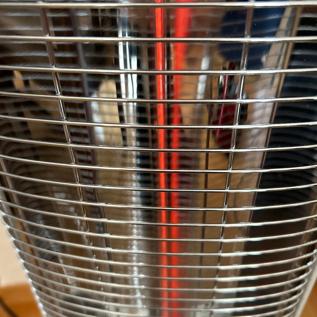 コイズミ　遠赤電気ストーブ2024年製　KKH-0942