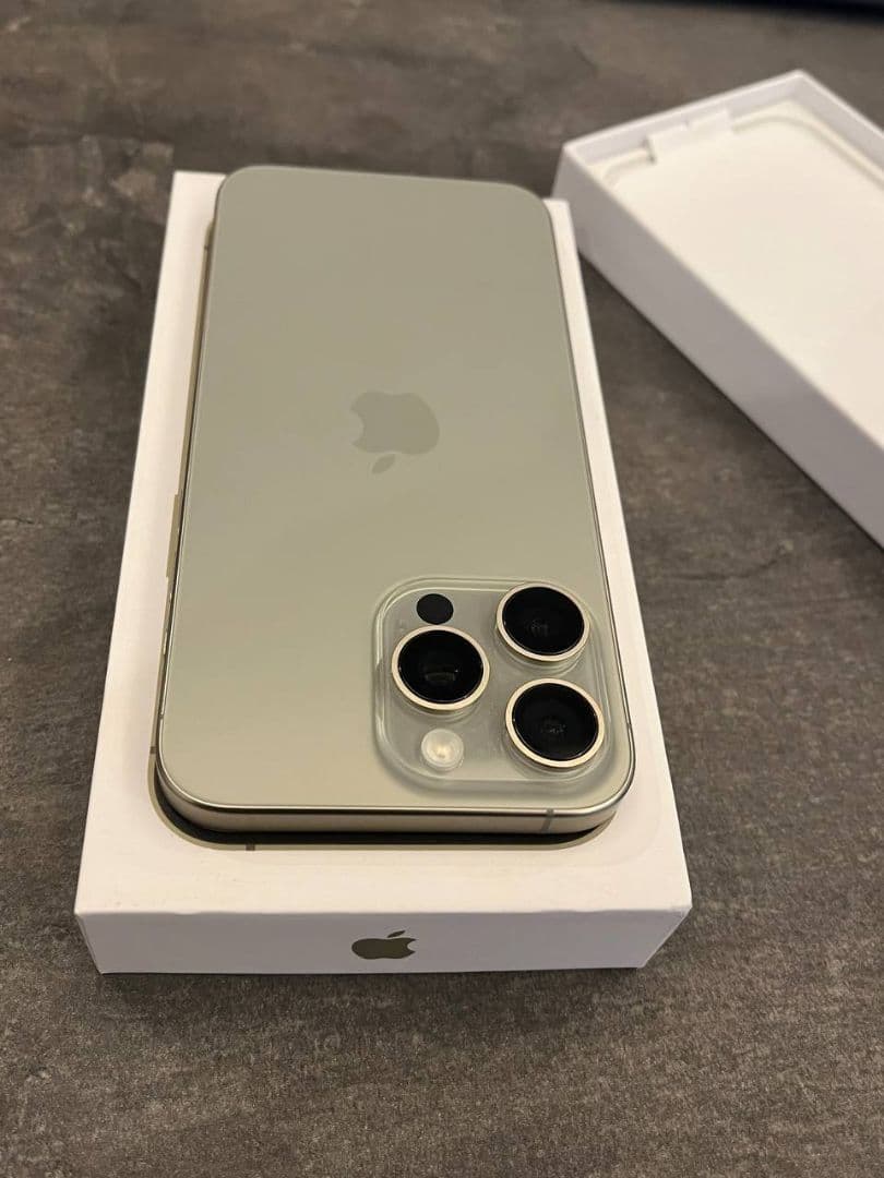 当日発送【美品】iPhone15promax 256GB ナチュラルチタニウム