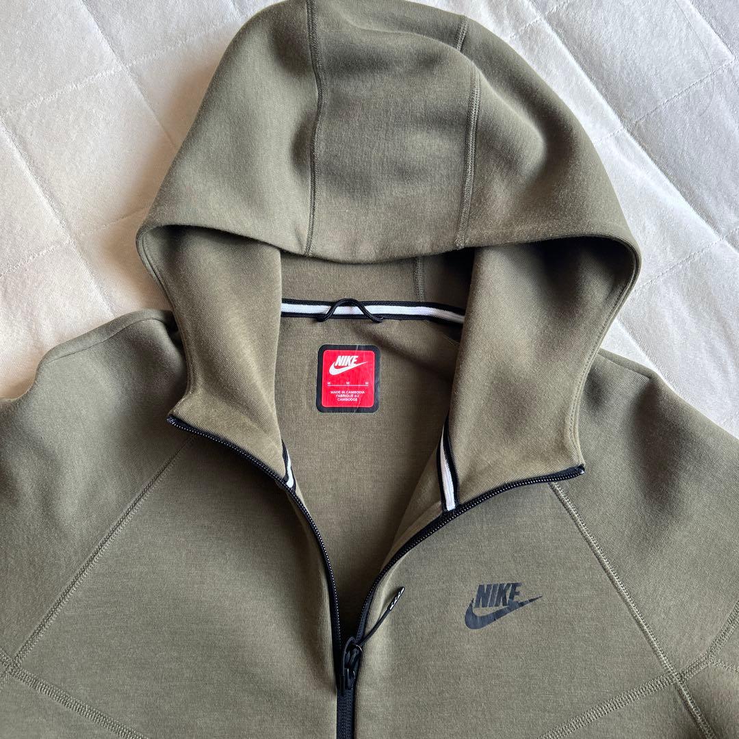 NIKE　テックフリース　オリーブ よっしー