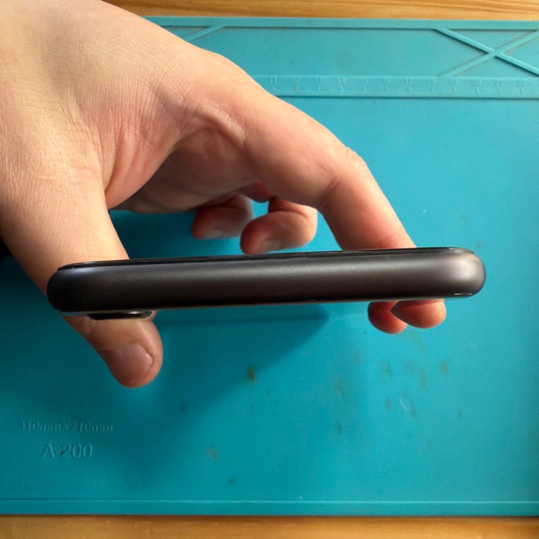 iPhone8 64G グレー SIMフリー バッテリー100% 訳あり