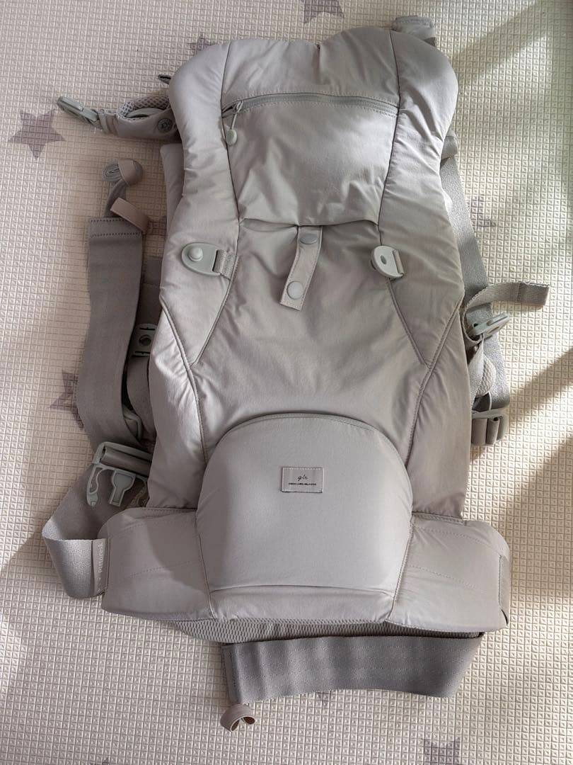 抱っこ紐 ベビーキャリアオン 色ベージュ