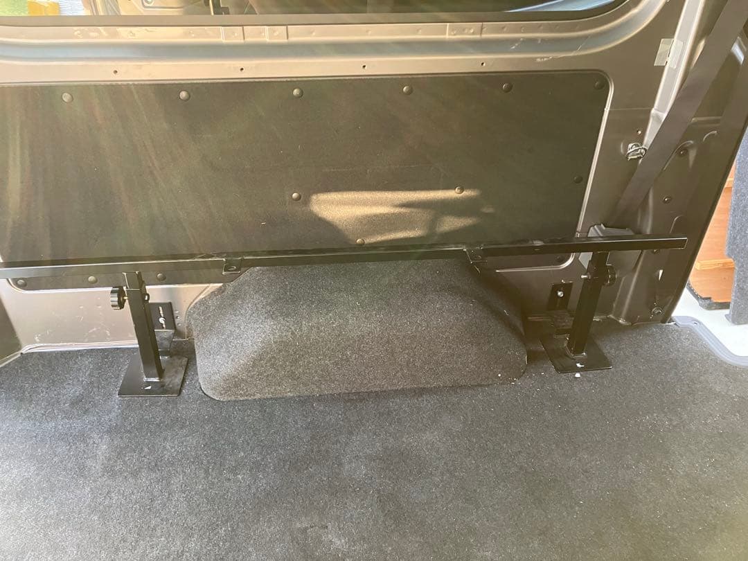 NV350キャラバン　ベッドキット　スチール製 高さ調整可能