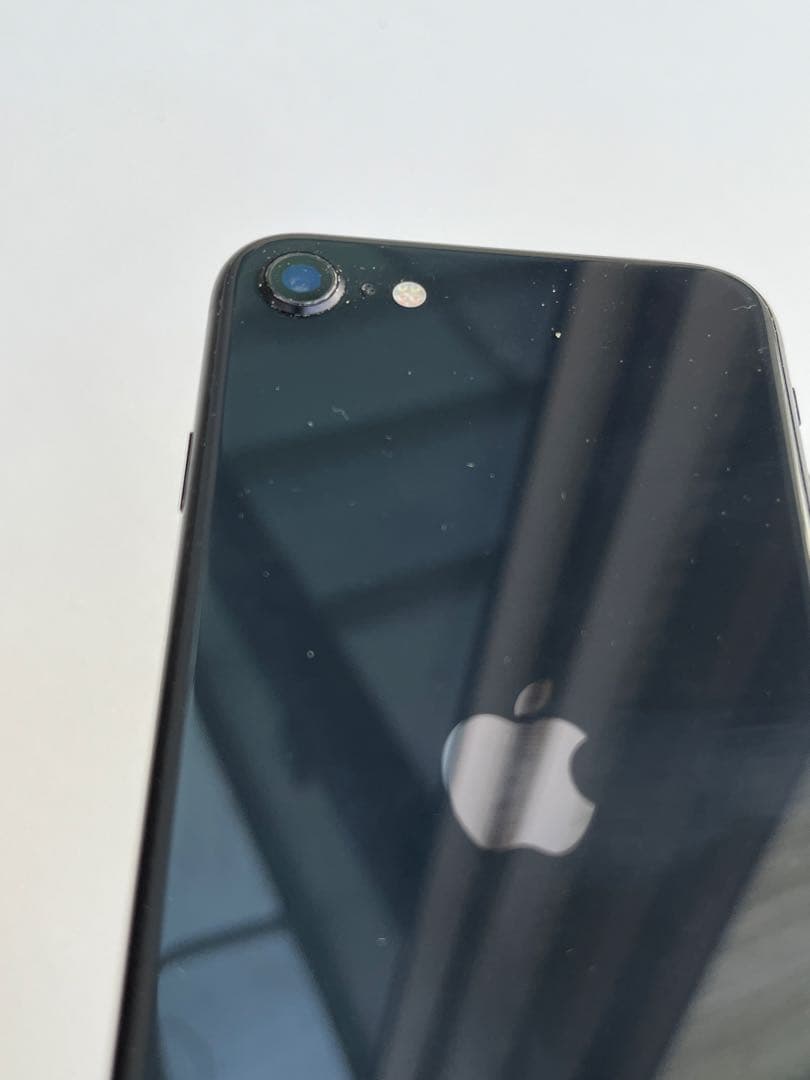 Apple iPhone SE (2世代)ブラック