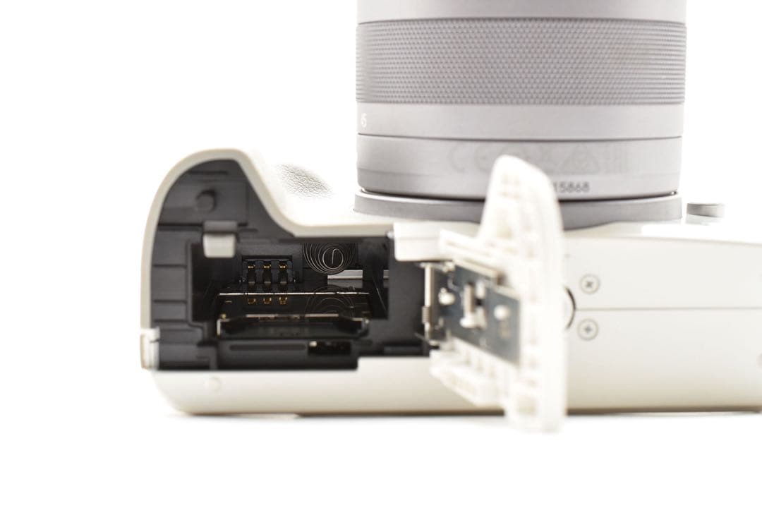 【美品】キヤノン CANON EOS KISS M EF-M 15-45mm