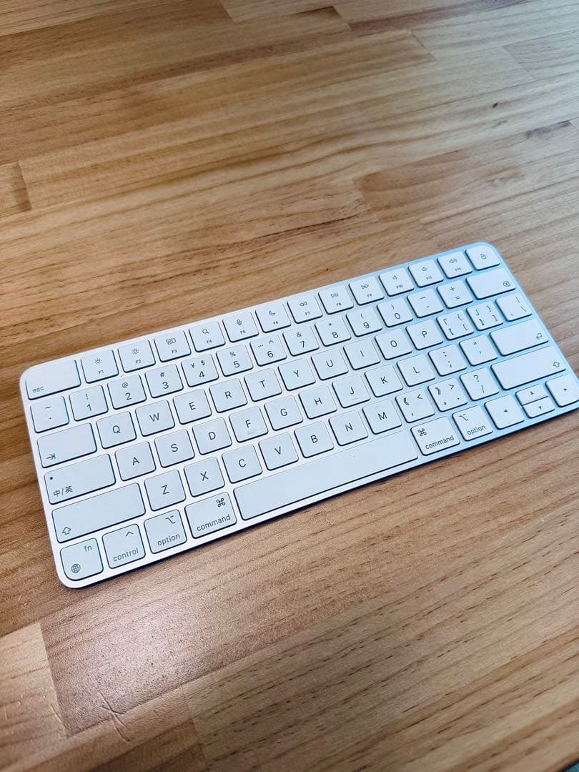 ホワイトワイヤレスキーボードApple Magic Keyboard typec