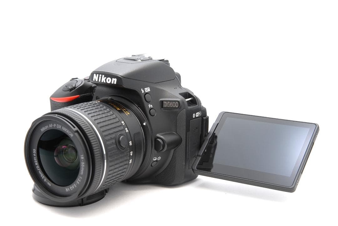 ショット数797枚 Nikon D5600 レンズキット 超美品 Wi-Fi付き