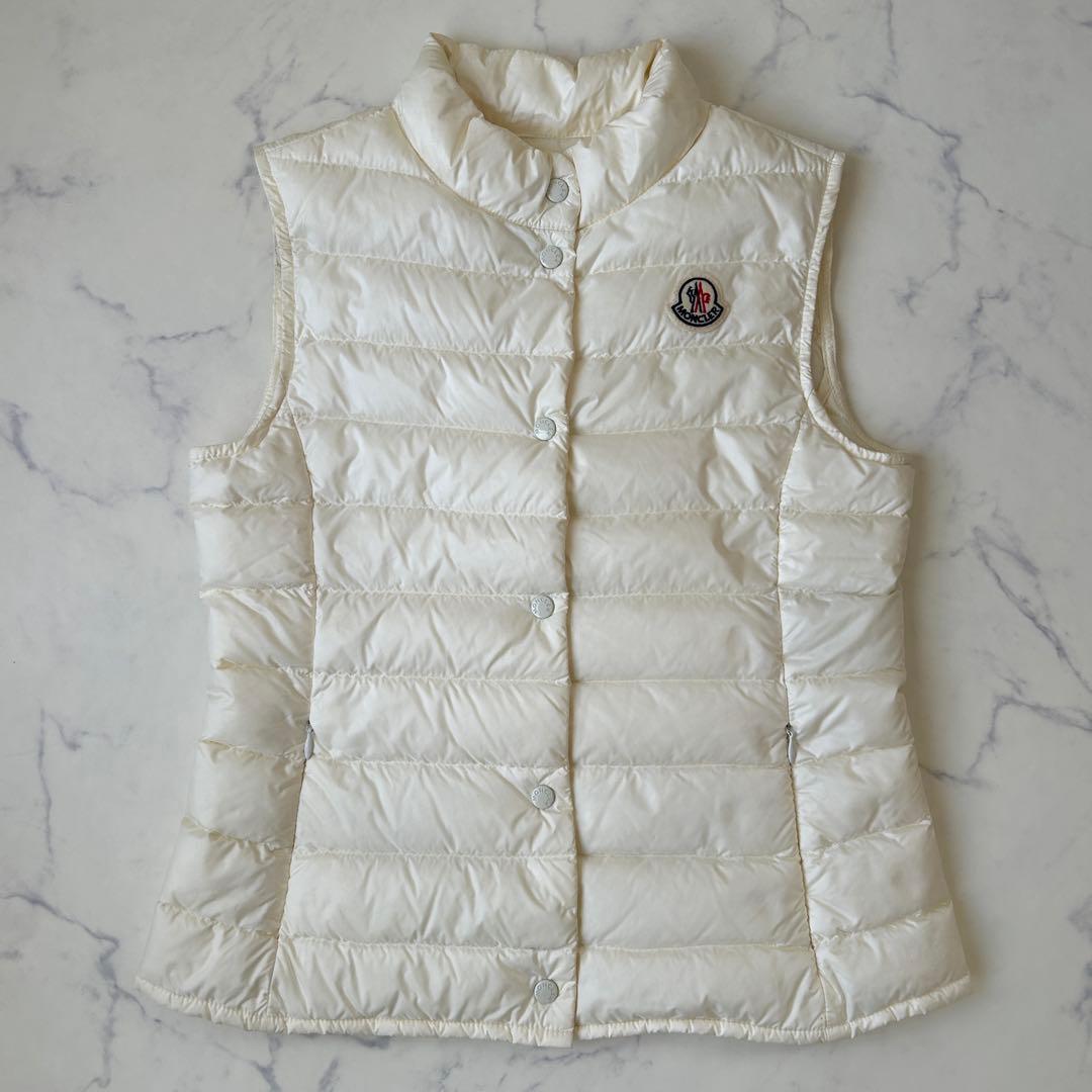 モンクレール 2021年モデル リアーネ ダウンベスト ワッペン ホワイト