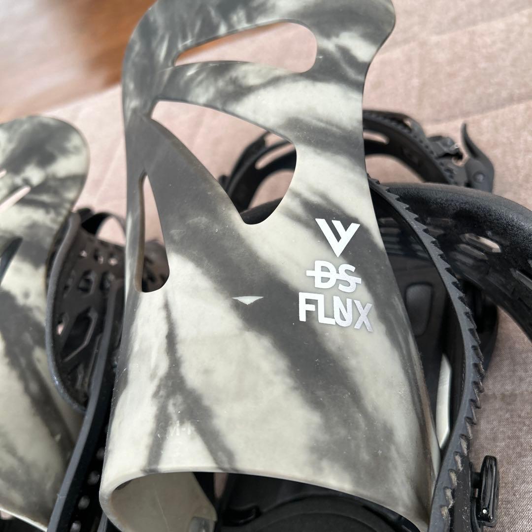 FLUX DS スノーボードビンディング ブラック/ホワイト