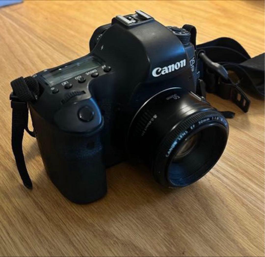 Canon EOS 6D本体+50mm単焦点レンズ+ ズームレンズ+ ストラップ