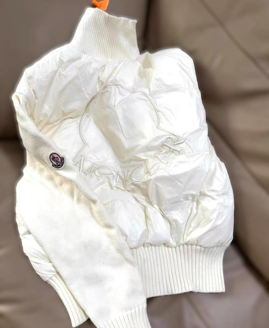 モンクレール ホワイト ダウンジャケット
