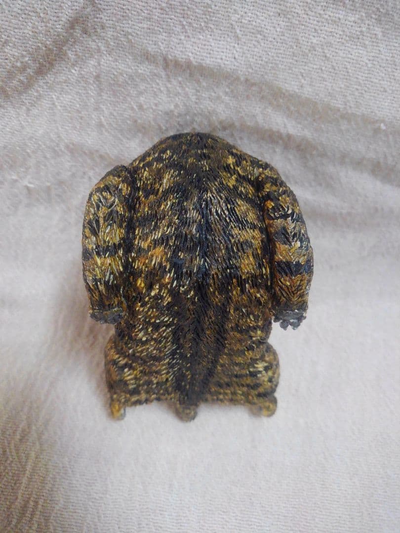 木彫りのデブ猫ボスの置物