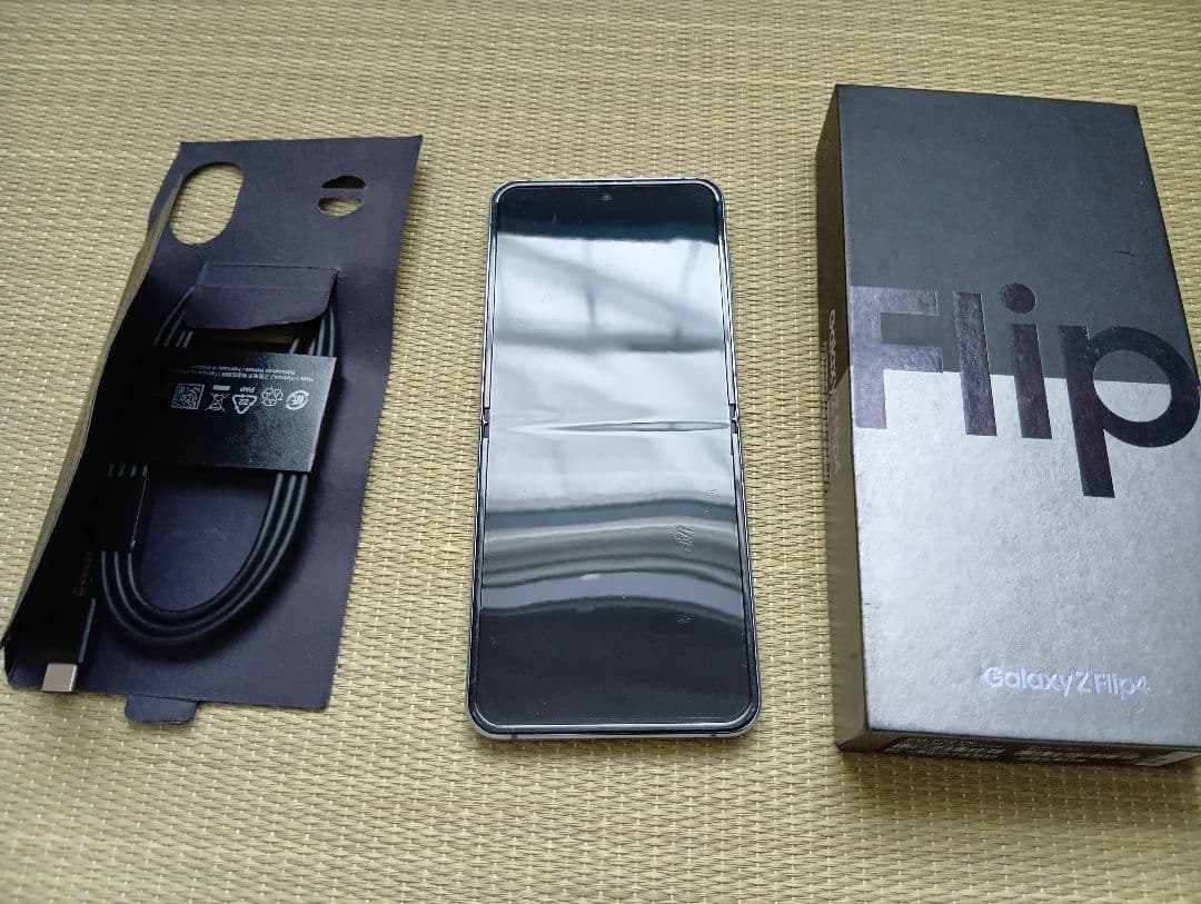 な*ぎ様 Samsung Galaxy Z Flip4 SM-F721N パープ