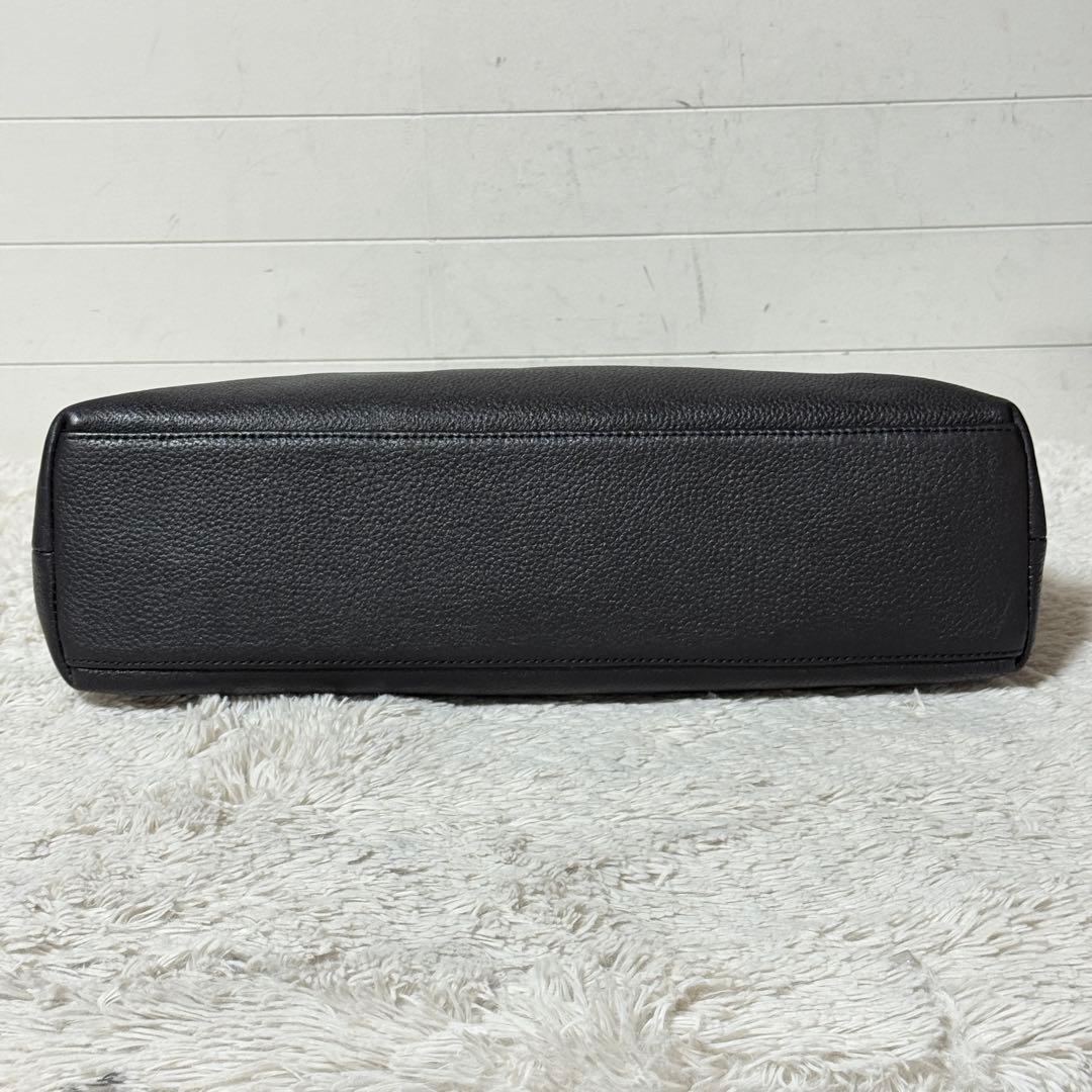 クラッチバッグのみ