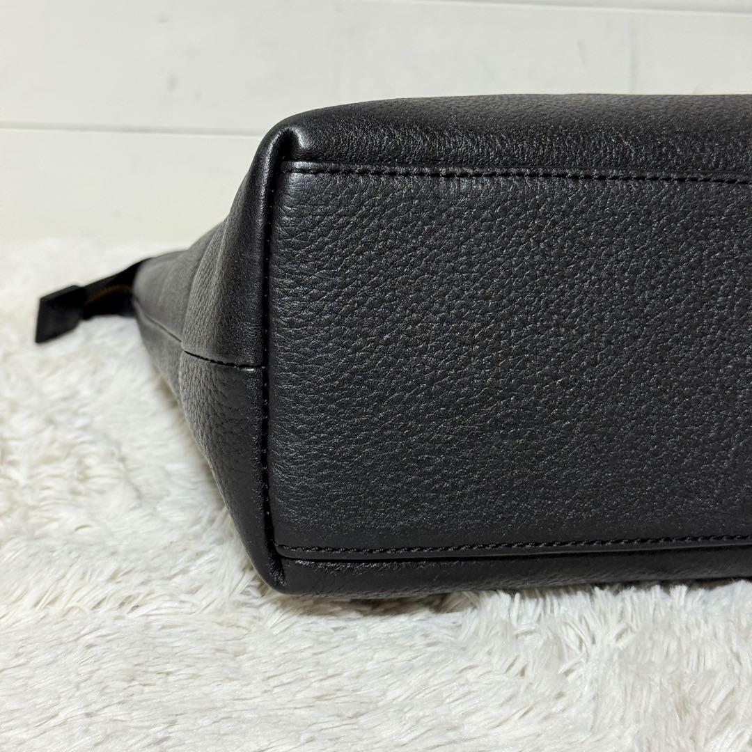 クラッチバッグのみ