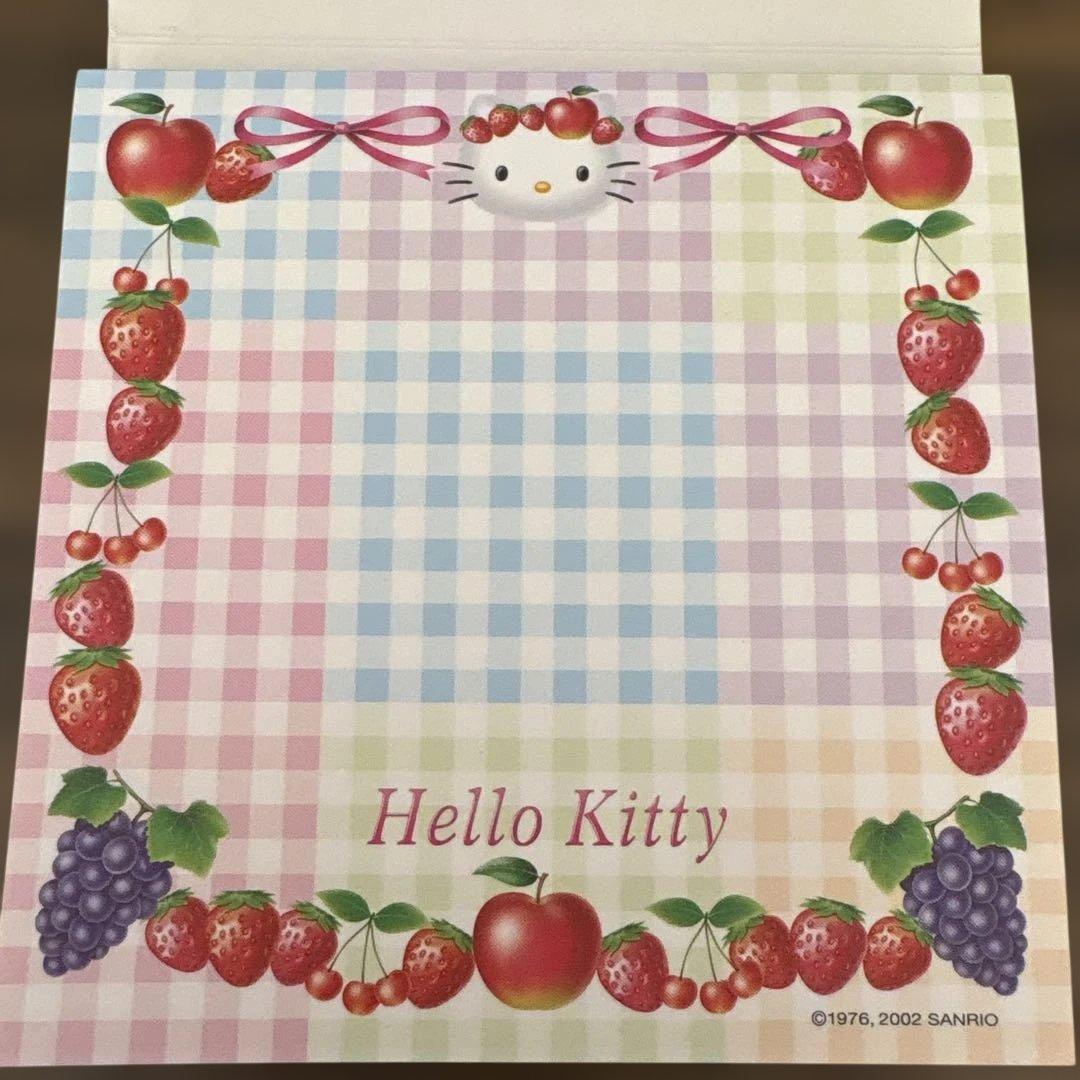 ❤*中様 新品♡サンリオ ハローキティ フルーツイチゴの香り付き スクエアメモ