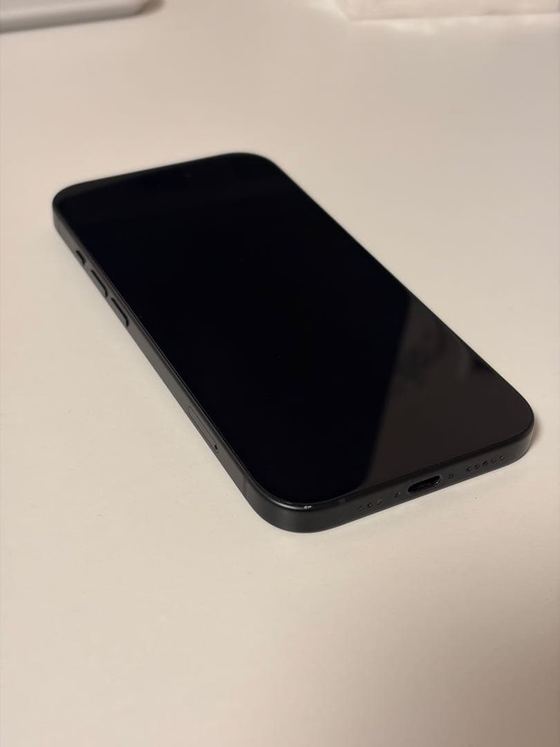 iPhone 15 ブラック 128GB 本体　SIMフリー