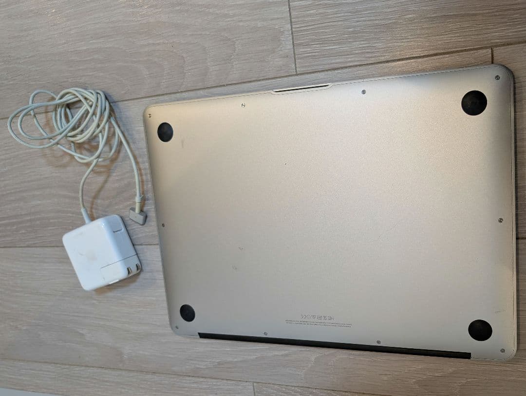 MacBook Air Early 2015 13inc 初期化済 起動時？
